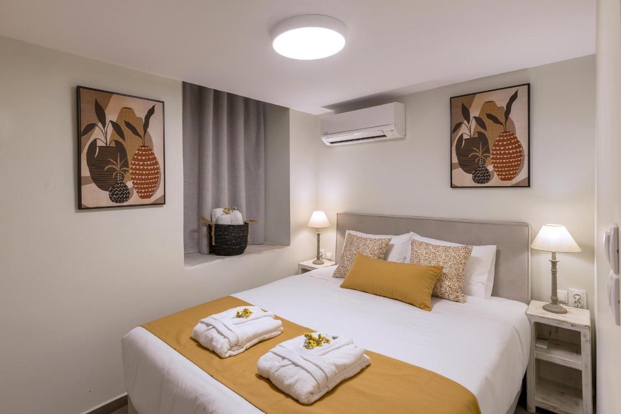 Grammata Suites Ermoupoli Ngoại thất bức ảnh